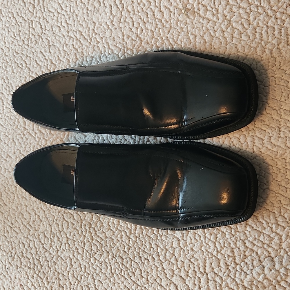Men's size 12 dress shoes